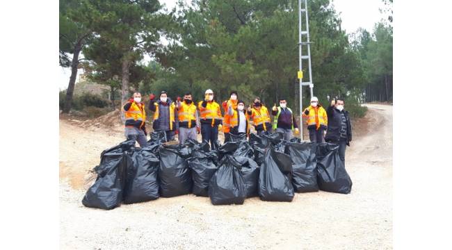 Bilecik Şehir Ormanı'nda 74 torba çöp toplandı