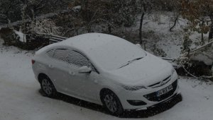 Bitlis'e mevsimin ilk karı yağdı