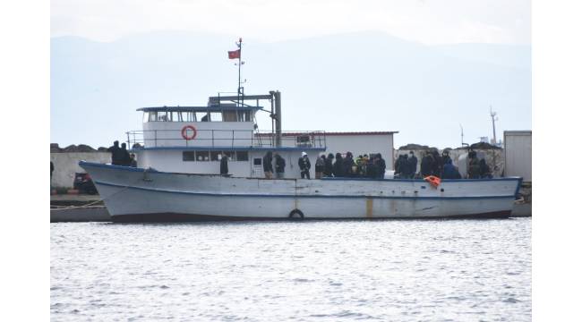 Bu tekneden kaçak 115 göçmen çıktı