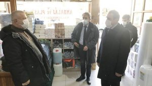 Burhaniye'de Kaymakam Memiş koronavirüs denetimi yaptı
