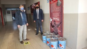 Burhaniye'de okullara hayırsever firmadan boya desteği