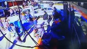 Bursa'da 4 kişinin yaralandığı silahlı kavganın görüntüleri ortaya çıktı