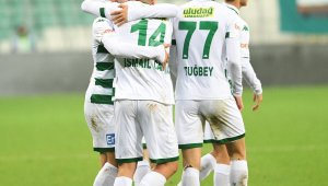 Bursaspor çıktığı 10 resmi maçta da gol attı