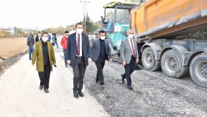 Büyükşehir, Aktoprak ile Erikli arasında sıcak asfalt çalışması başlattı