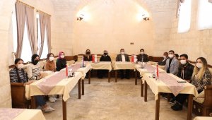 Canpolat gençlerle bir araya geldi