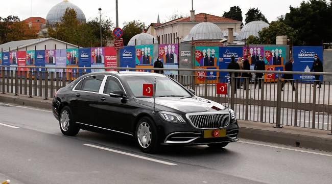 Cumhurbaşkanı Erdoğan, yazar Ahmet Kekeç'in mezarını ziyaret etti