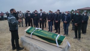 Depremde hayatını kaybeden 17 yaşındaki genç son yolculuğuna uğurlandı