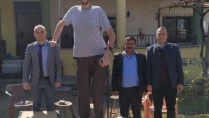 Dünyanın en uzun insanı Sultan Kösen taburcu oldu