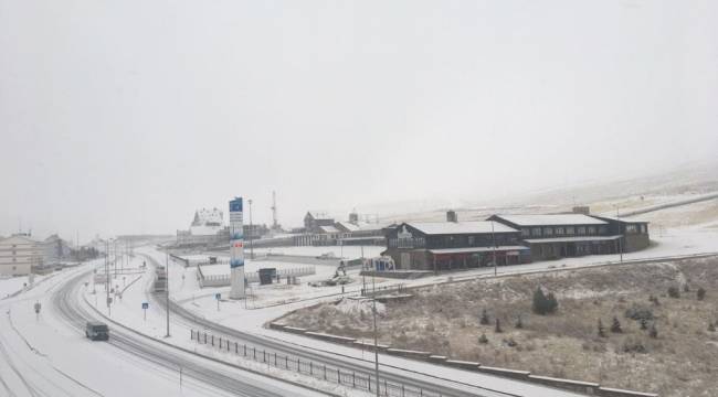 Erciyes Kayak Merkezi beyaza büründü