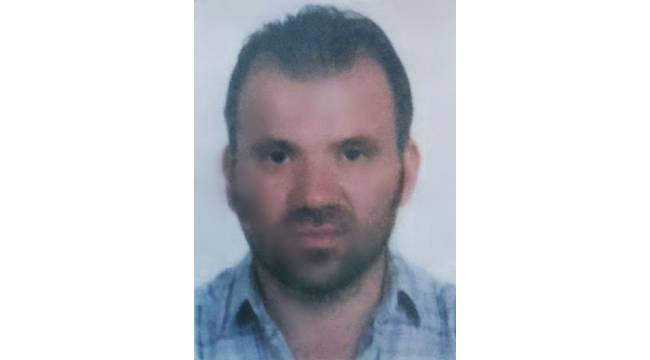 Evinde boğazı kesilmiş halde ölü bulundu