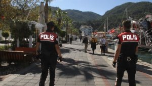 Fethiye'de tedbirlere uymayan 4 bin 500 kişiye, 6 Milyon 135 Bin TL ceza kesildi
