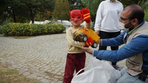 Gaziantep Yedi Başak'tan İzmir'deki depremzedelere yardım