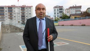 Görme engeli başarısına engel olamadı