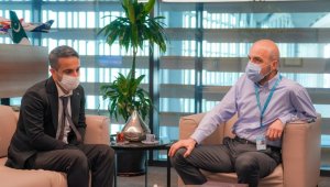 İGA CEO'su Kadri Samsunlu örnek taksiciyi makamında ağırladı