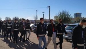 İzmir'de aranan cinayet zanlısı Uşak'ta yakalandı