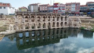 Kapısına kilit vurulan 2000 yıllık tarihi hamam meclis gündeminde