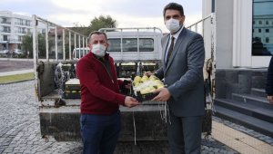 Kartepe Belediye meclis üyelerine Eşme ayvası