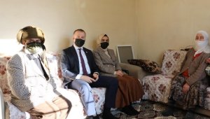 Kaymakam Yelek'ten şehit ailesine ziyaret