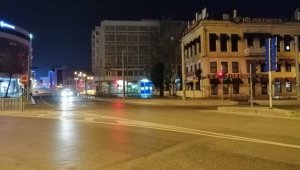 Kısıtlama sonrası meydanlar boşaldı