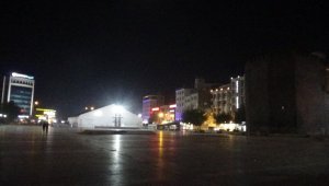 Kısıtlamanın ikinci haftasının 2'nci gününde Diyarbakır'da sokaklar boş kaldı