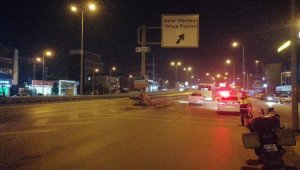 Kocaeli'de otomobil bariyere saplandı: 1 yaralı