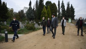 Kocaman, Uzunbey Mezarlığını ziyaret etti