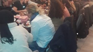 Korona virüs tedbirlerine uymadılar...Toplu yemeğe ceza yağdı