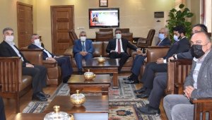 Kuveyt Büyükelçisi Al-Zawawi Rektör Özcoşar ile bir araya geldi
