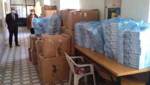 Meslek lisesinin ürettiği maskeler okullara dağıtıldı