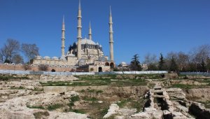 Mimar Sinan 445 yıl önce kendisini yaptı, şimdi meydanı yapılamıyor