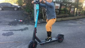Minik Utku'nun scooter mutluluğu