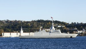 Mısır savaş gemisi İstanbul Boğazı'ndan geçti