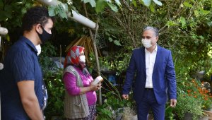 Muratpaşa, kendi ürettiği 13 bin paket unu ilçe sakinleriyle paylaşıyor