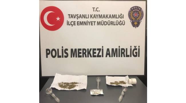 Otomobilde uyuşturucu ele geçirildi