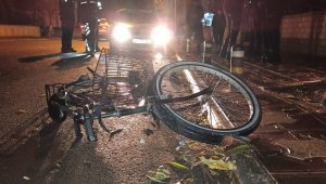 Otomobilin çarptığı bisikletli ağır yaralandı