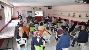 Polis, psikolog ve veliler çocuklar için bir araya geldi