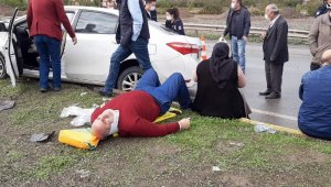 Sakarya'da trafik kazasında hastaneye kaldırılan 2 kişi hayatını kaybetti