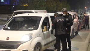 Şanlıurfa'nın cadde ve meydanları boş kaldı