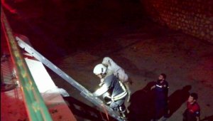 Seydikemer'de kanala düşen keçiyi itfaiye kurtardı