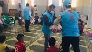 Suriyeliler yeni düzene alışıyor