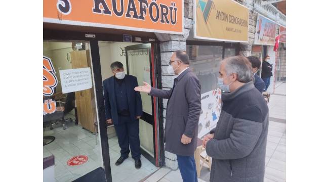 Tedbirlere uymayan berberlere ceza kesildi