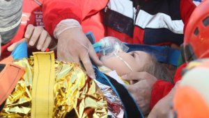 ULUSKON, İzmir depreminin simgesi Ayda bebeğin tüm eğitim masraflarına talip oldu