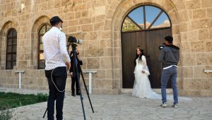 Yeni evlenen çiftlerden dış mekan fotoğraf çekimine yoğun ilgi