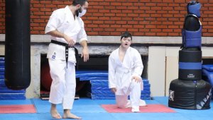 14 yaşındaki down sendromlu Berkay'ın spor aşkı hiç bitmiyor