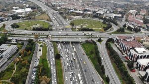 15 Temmuz Şehitler Köprüsü'ndeki trafik yoğunluğu havadan görüntülendi