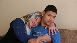 22 yıldır engelli oğluna bakan anneden acı itiraf: