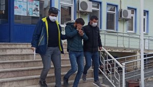 3 gün önce çalışmaya başladığı iş yerinin kasasından para çalan şahıs yakalandı
