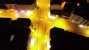 56 saatlik kısıtlama başladı, İzmir sessizliğe büründü