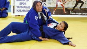 82 yaşındaki judocu nine korona virüse yenildi