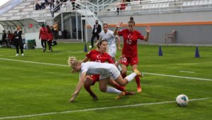 A Milli Kadın Futbol Takımı, Rusya'ya 2-1 mağlup oldu